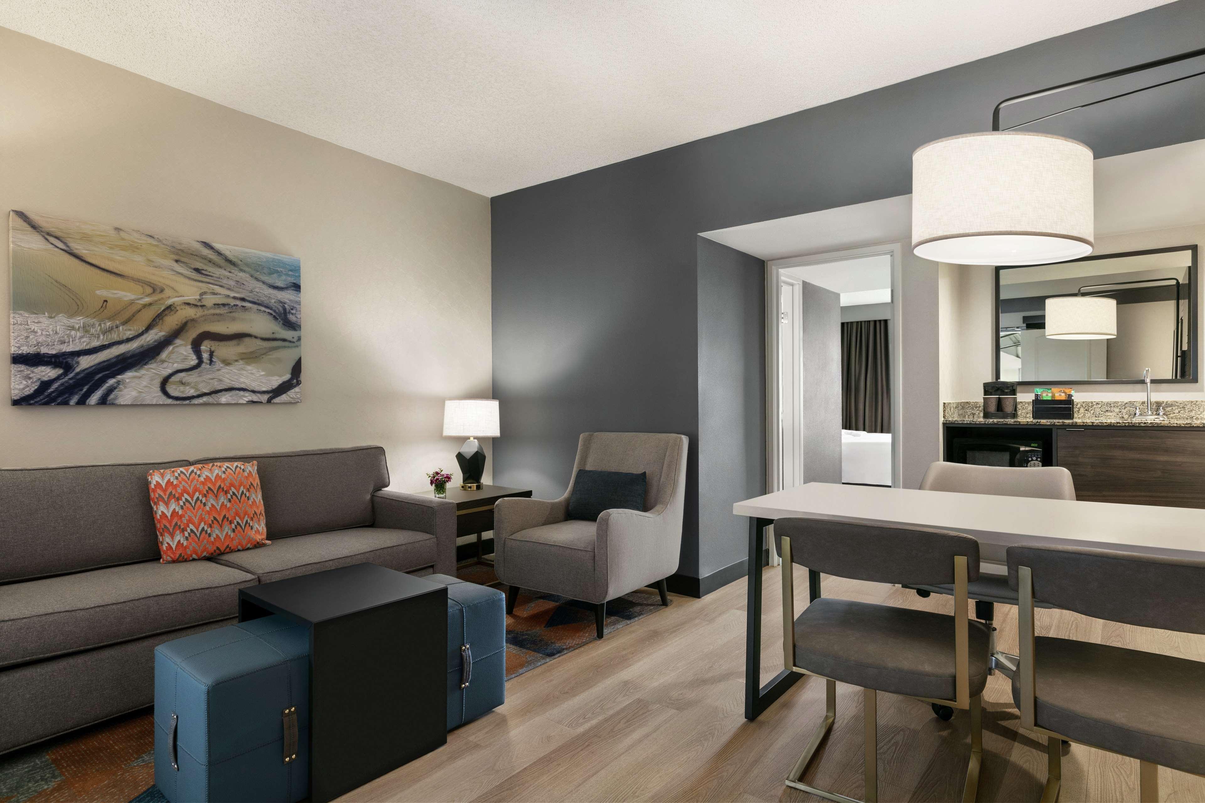 Embassy Suites By Hilton Los Angeles Downey Esterno foto