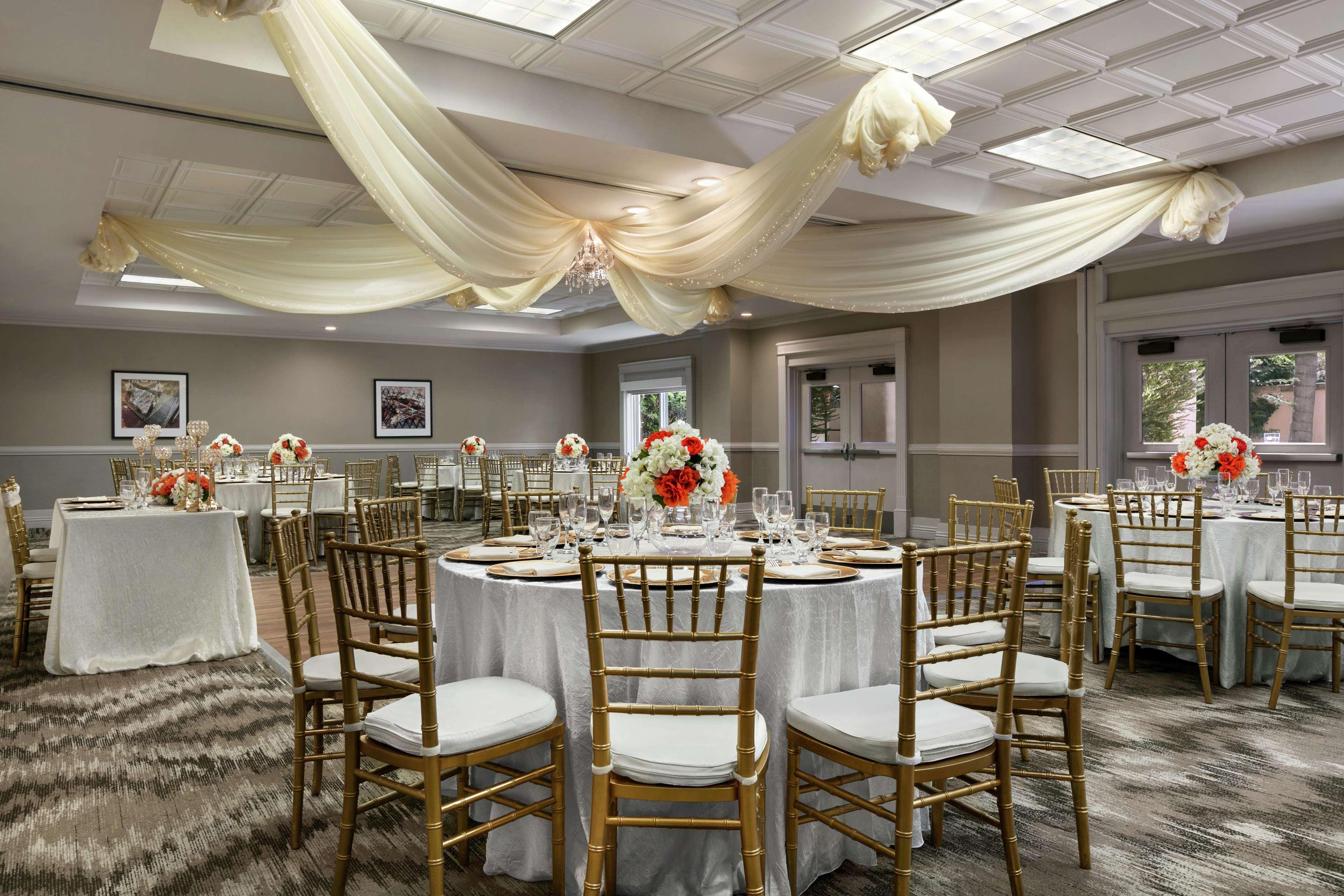 Embassy Suites By Hilton Los Angeles Downey Esterno foto