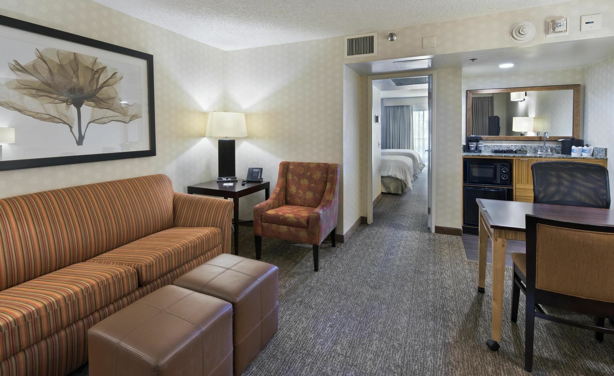 Embassy Suites By Hilton Los Angeles Downey Esterno foto