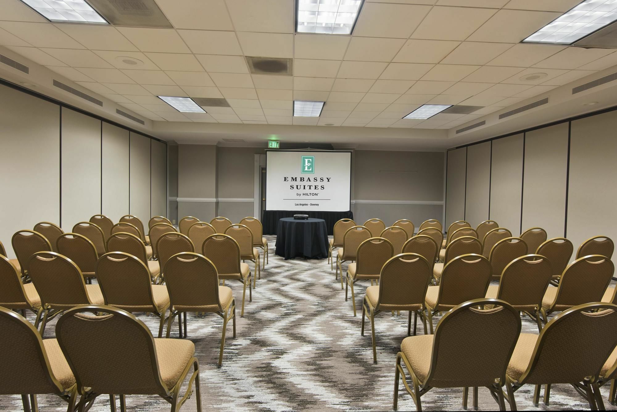 Embassy Suites By Hilton Los Angeles Downey Esterno foto